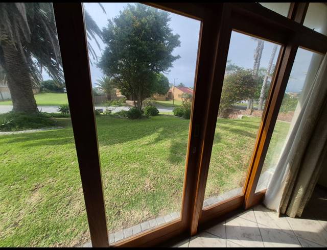 5 BEDROOM HOUSE FOR SALE IN BAYVIEW